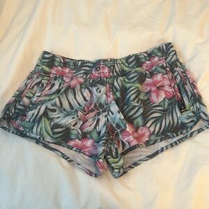 Salt Life Board Shorts sz small